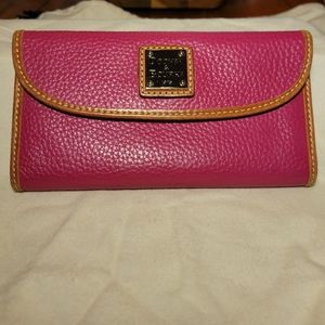 Dooney & Bourke Continental wallet